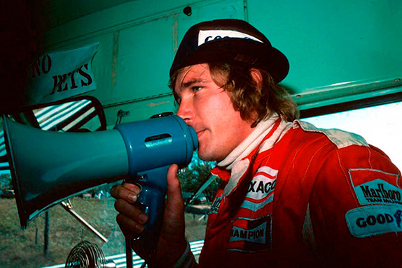 Джеймс Хант на Гран При Канады 1976 года. Фото McLaren Джеймс Хант на Гран При Канады 1976 года. Фото McLaren