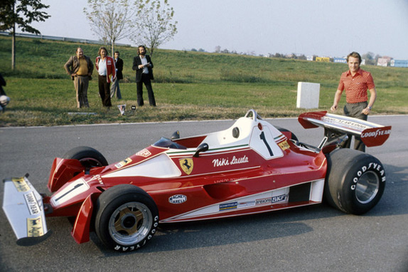 Ники Лауда и Ferrari 312T 1976 года Ники Лауда и Ferrari 312T 1976 года