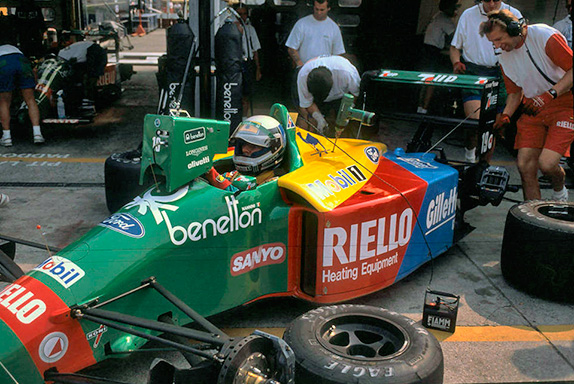 Алессандро Наннини за рулём Benetton на Гран При Германии 1989 года Алессандро Наннини за рулём Benetton на Гран При Германии 1989 года