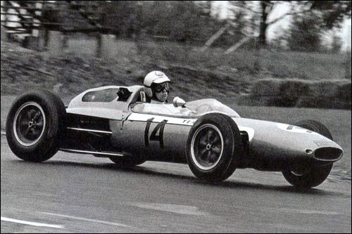 Роджер Пенске на Lotus 24 на Гран При США 1962 года Роджер Пенске на Lotus 24 на Гран При США 1962 года