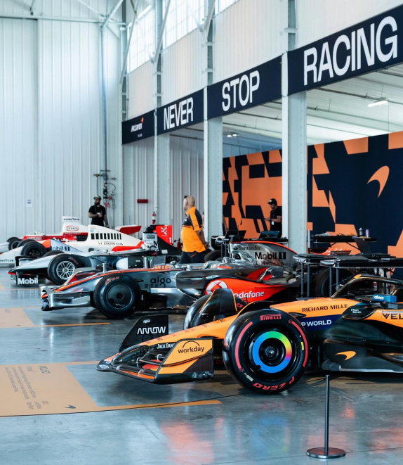 Машины McLaren, принимавшие участие в шоу в Майами, фото пресс-службы команды