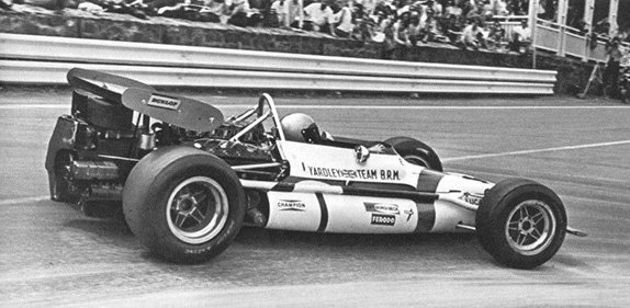 Педро Родригес за рулём BRM153, 1970 год Педро Родригес за рулём BRM153, 1970 год