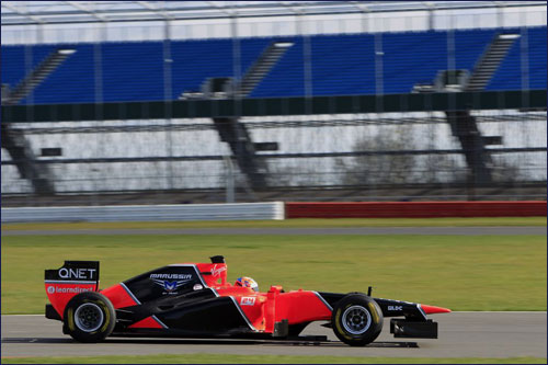 Marussia MR01 на обкаточных тестах в Сильверстоуне Marussia MR01 на обкаточных тестах в Сильверстоуне