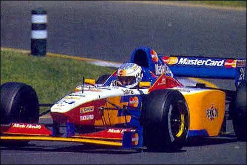 Винченцо Соспири. Mastercard Lola F1 Винченцо Соспири. Mastercard Lola F1