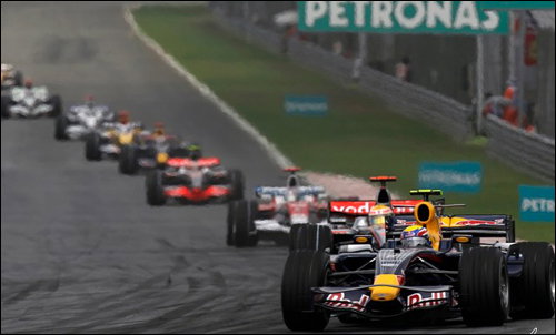 В 2008-м команда RBR была еще крепким середняком. Но иногда её пилоты уже вмешивались в спор лидеров