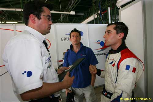 Эрик Булье с Николя Простом. Этап серии A1GP, 2008 год