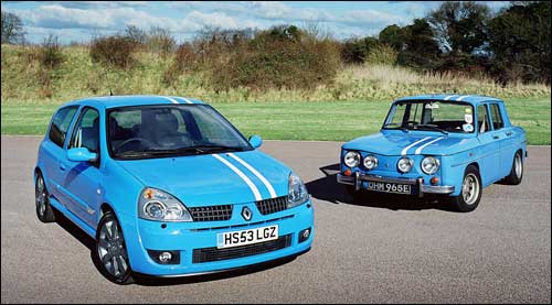 Легендарная раллийная машина Renault 8 Gordini 70-х годов передает эстафету современным моделям 