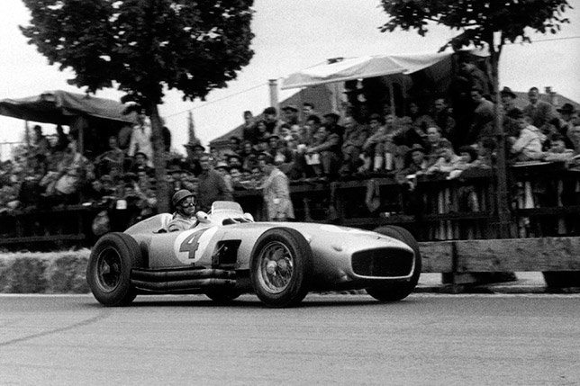 Хуан-Мануэль Фанхио на Mercedes W196 в Швейцарии