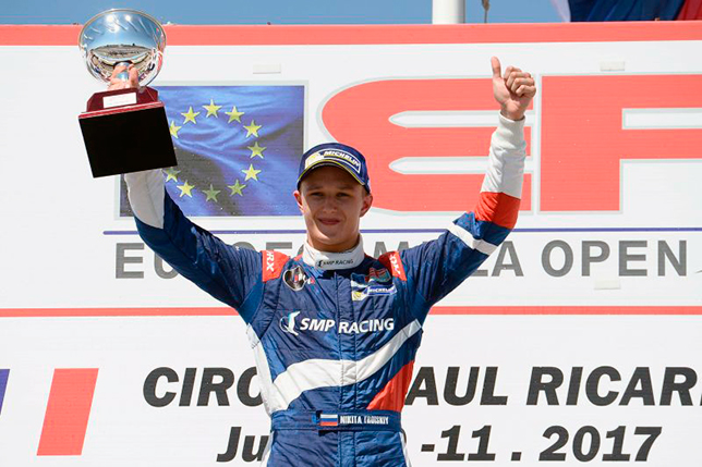 Никита Троицкий на подиуме гонки EuroFormula Open 2017 года