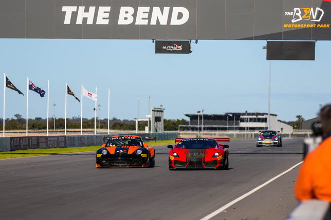 Главная прямая The Bend Motorsport Park, фото пресс-службы автодрома
