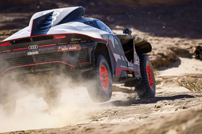 Audi Карлоса Сайнса на трассе 11-го этапа Дакара, фото пресс-службы ралли-рейда