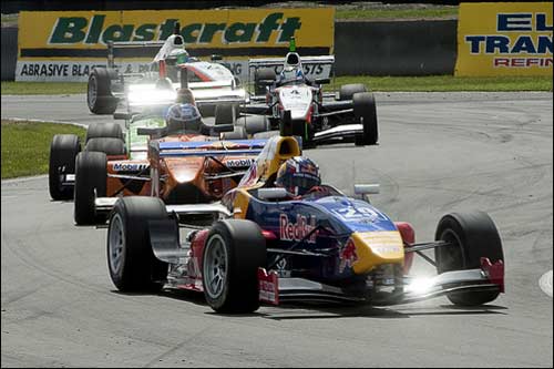 Даниил Квят на трассе гонок Toyota Racing Series