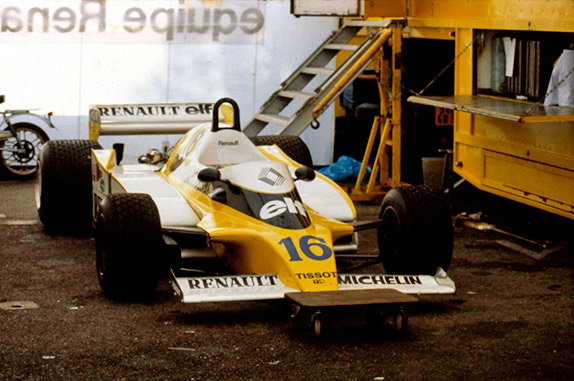 Renault RS10 Рене Арну в Монако