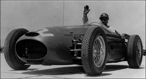 Хуан-Мануэль Фанхио на Maserati 250F