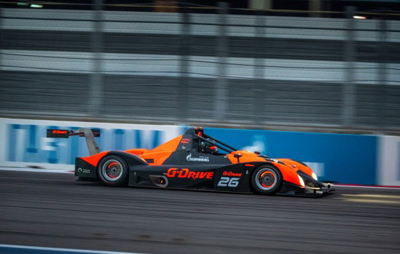 Спортпрототип команды G-Drive Racing на трассе гонки
