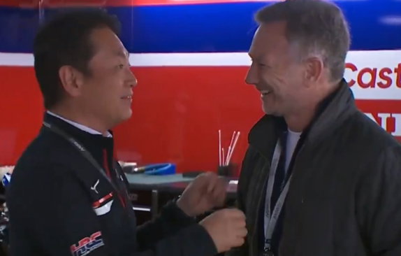 Койджи Ватанабе и Кристиан Хорнер в боксах Honda на гонке MotoGP