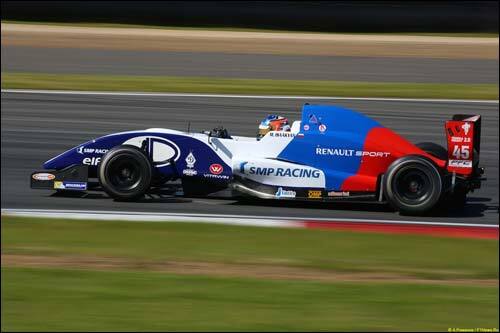 Матевос Исаакян на трассе Moscow Raceway