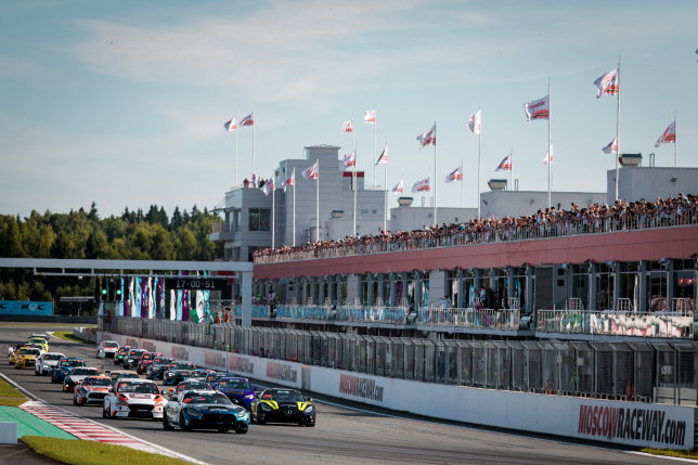 Старт гонки REC на Moscow Raceway