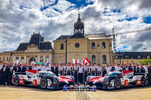 Фернандо Алонсо с командой Toyota Gazoo Racing