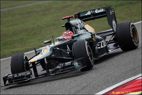 Хейкки Ковалайнен за рулем Caterham