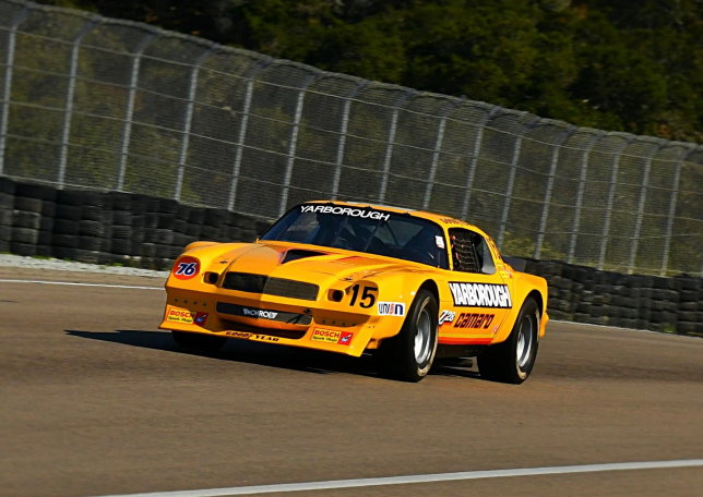 Зак Браун за рулём исторического Chevrolet Camato IROC, фото из социальных сетей