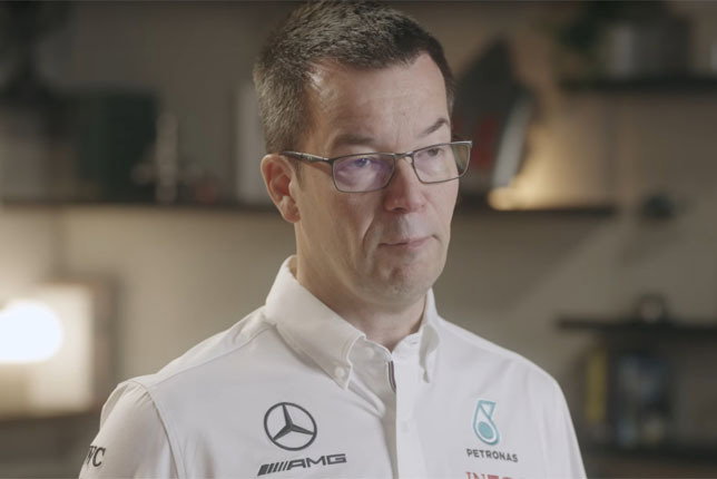 Майк Эллиотт, кадр из видео Mercedes
