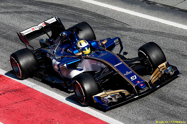 Маркус Эриксон за рулём Sauber C36 в Барселоне