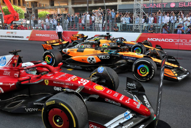 Машины Шарля Леклера и гонщиков McLaren на финише Гран При Монако, фото XPB