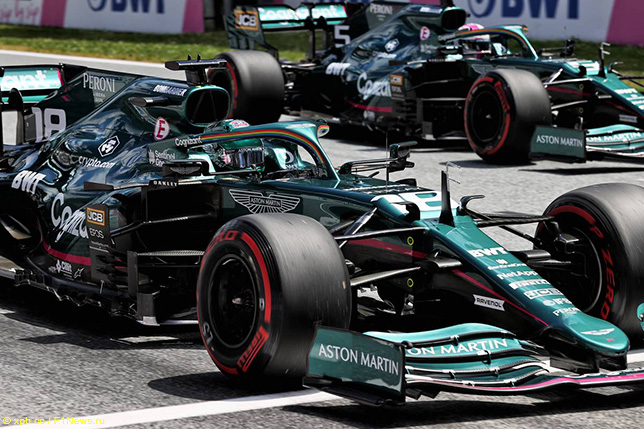 Машины Aston Martin F1 на Red Bull Ring