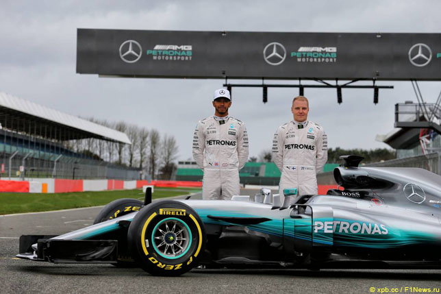 Льюис Хэмилтон и Валттери Боттас на презентации Mercedes