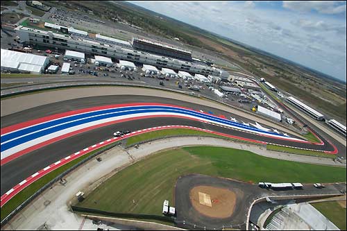 Вид на Circuit of the Americas с борта вертолета