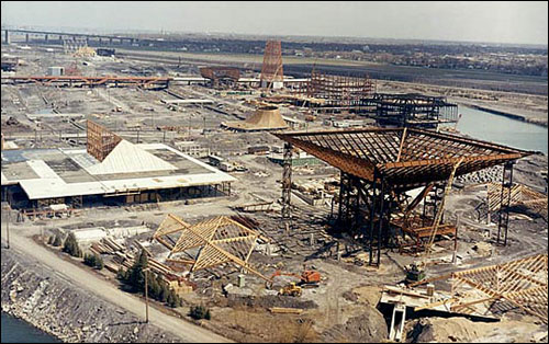Остров Нотр-Дам уже создан, идёт возведение павильонов выставки Expo 67