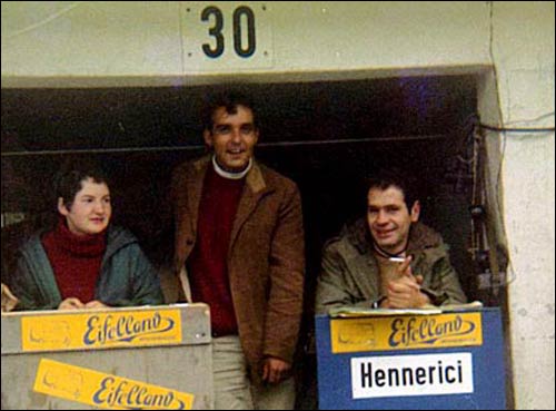 Боксы Eifelland. В центре - Гюнтер Хенерики