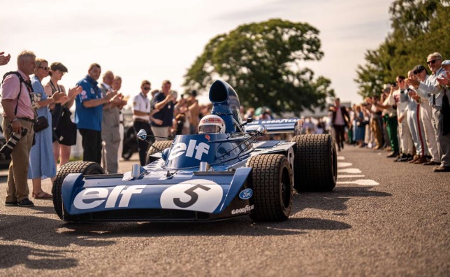 Джеки Стюарт за рулём своей чемпионской Tyrrell 006, фото пресс-службы фестиваля
