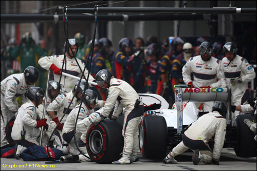 Пит-стоп команды Sauber