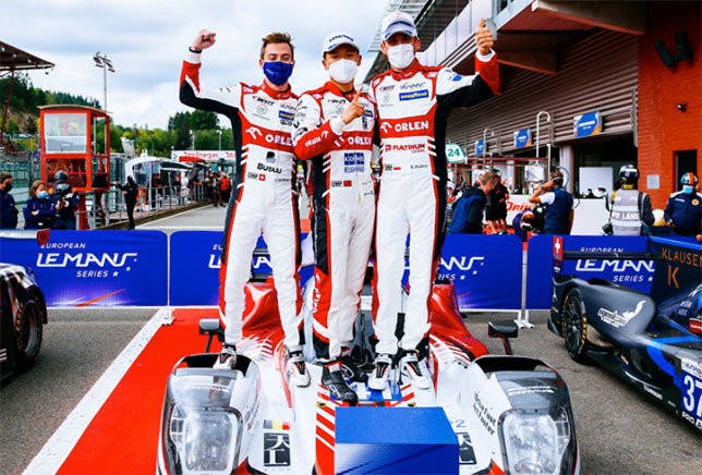 Экипаж Роберта Кубицы празднует победу в Спа, фото  WRT Team
