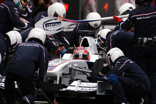 Испания. Барселона. Роберт Кубица за рулем BMW Sauber F1.09