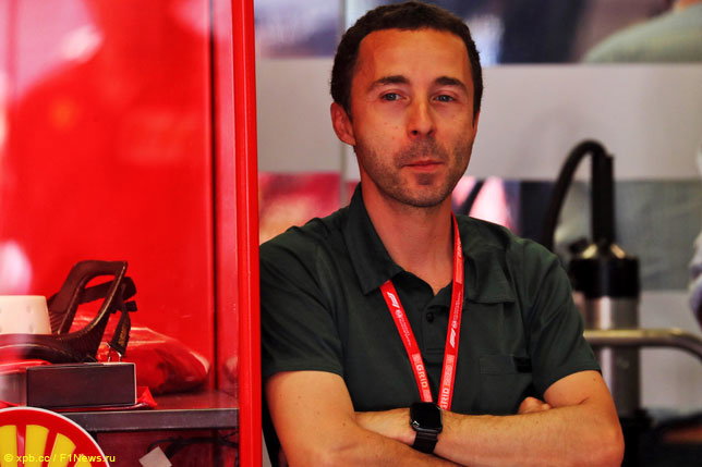 Николя Тодт в боксах Ferrari