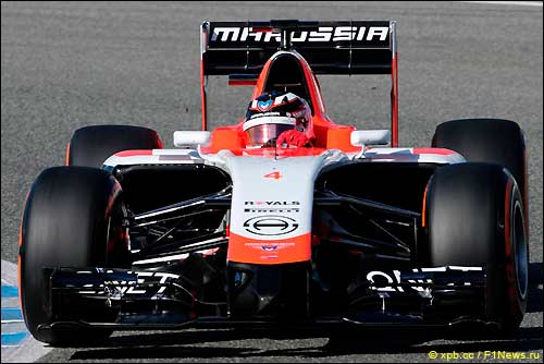 Marussia MR03