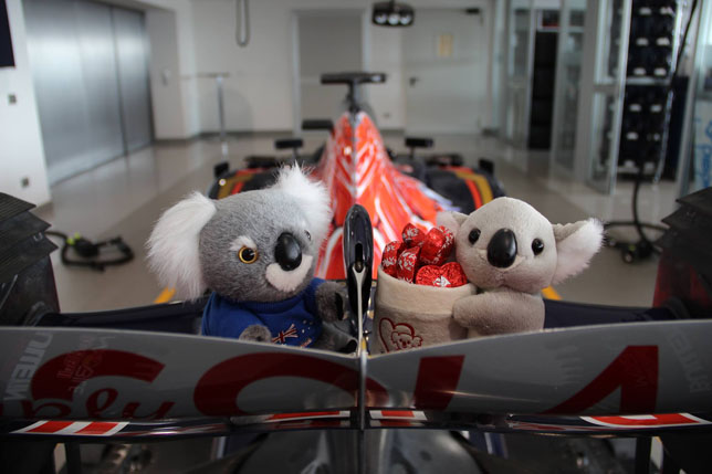 Поздравительная открытка от Toro Rosso