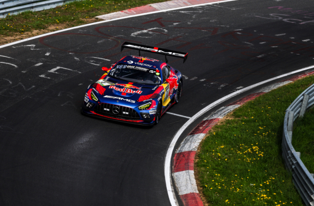 Машина Макса Ферстаппена и Лукаса Ауэра на Nordschleife, фото Verstappen.com