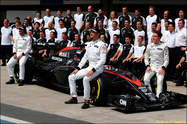 Групповая фотография McLaren Honda