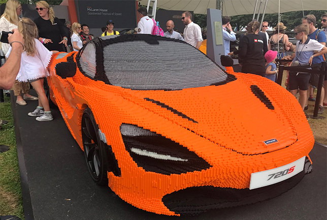 Собранный из конструктора Lego спорткар McLaren на Фестивале скорости в Гудвуде
