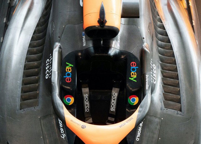 Логотипы eBay на Halo машины McLaren, фото пресс-службы команды
