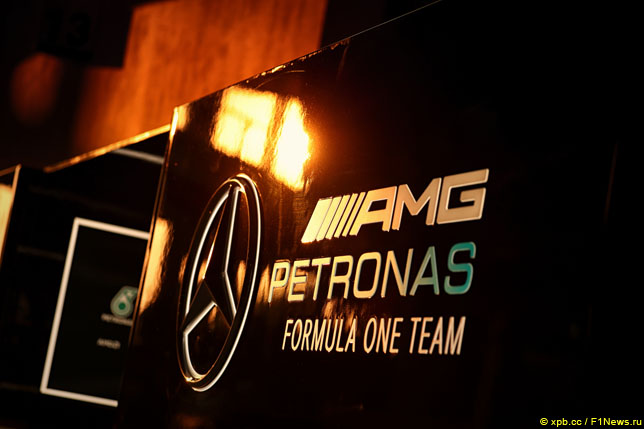 Логотип Mercedes