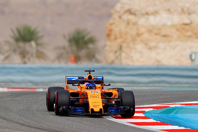 Джимми Джонсон за рулём McLaren