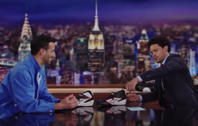 Даниэль Риккардо и Тревор Ноа во время эфира The Daily Show