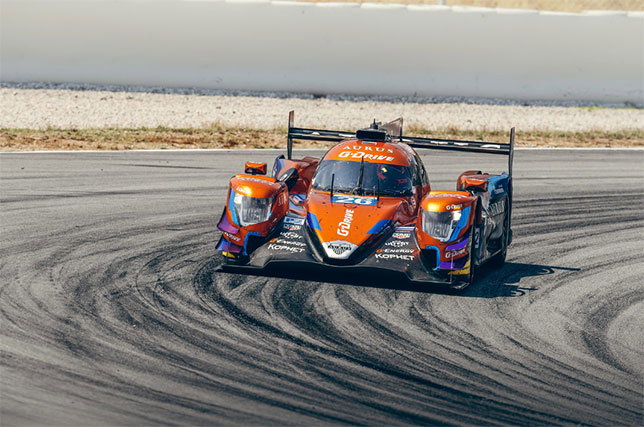Машина команды G-Drive Racing на трассе в Барселоне