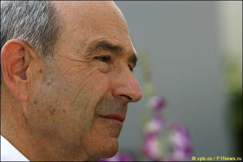 Петер Заубер
