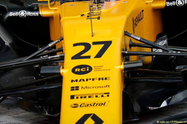 Спонсорские логотипы на носовом обтекателе Renault